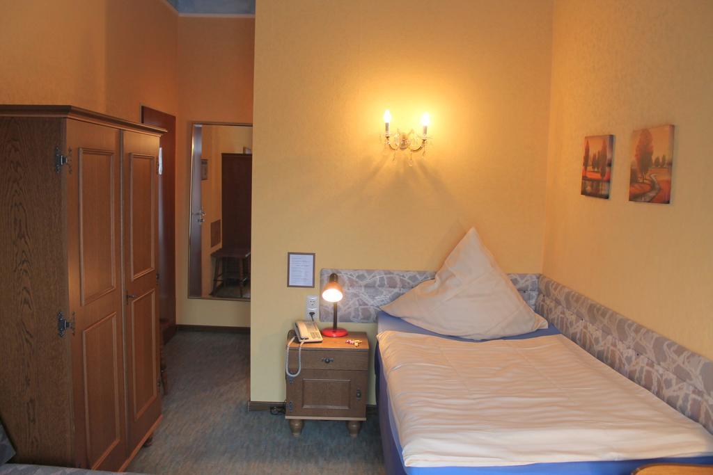 Hotel Adler Düsseldorf Eksteriør bilde